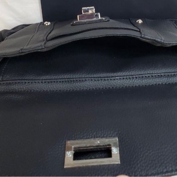 Roma woman’s black concealment genuine leather crossbody handbag zip closure - Picture 7 of 10